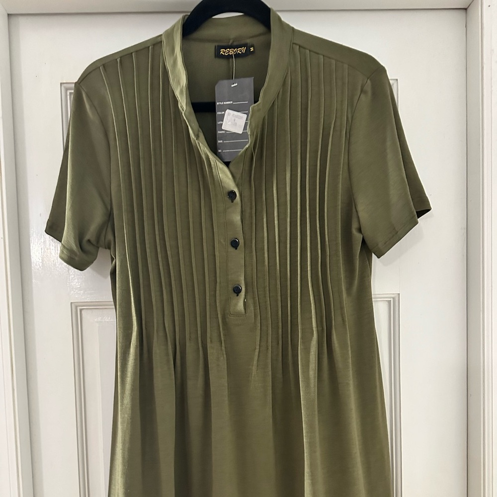 Green pleated detail tunic.